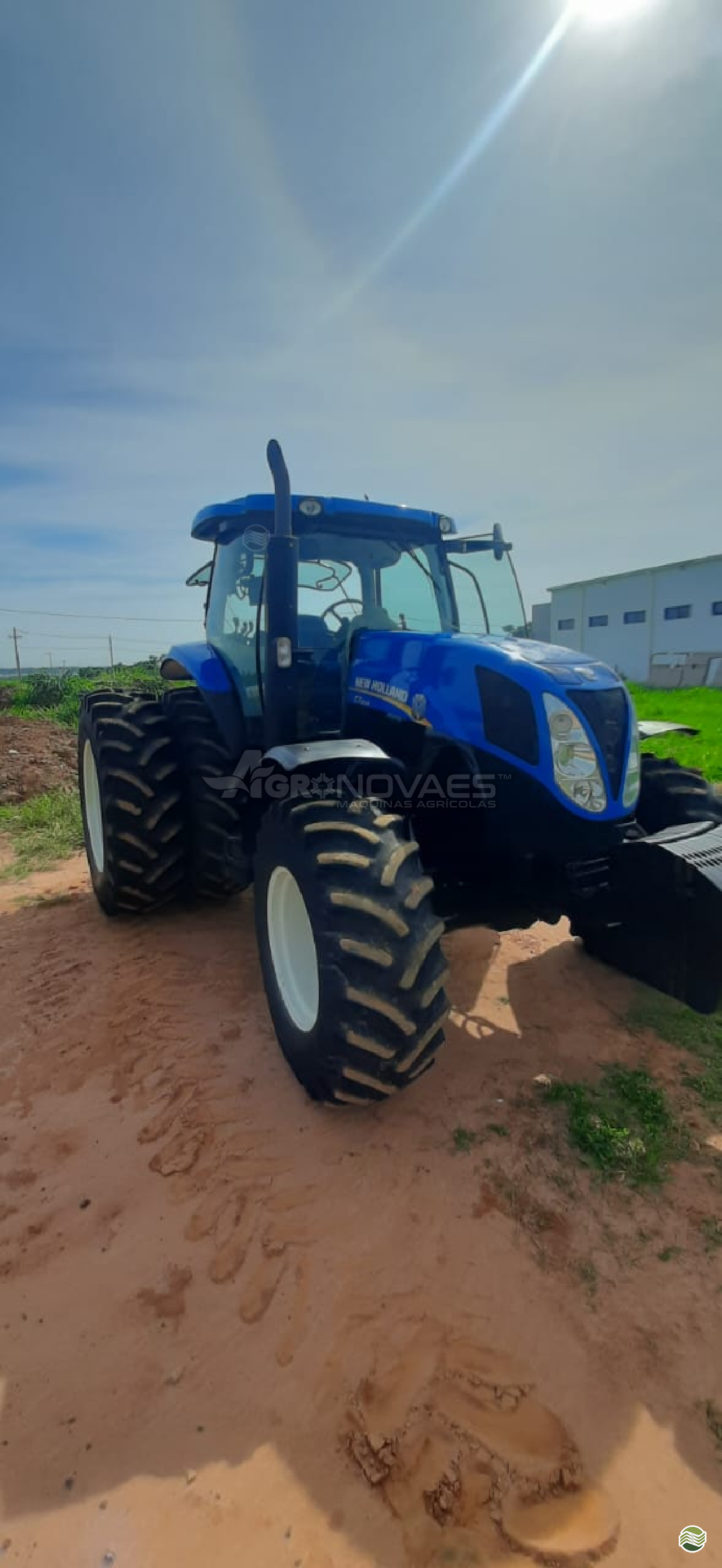 TRATOR NEW HOLLAND NEW T7 205 Tração 4x4 Agro Novaes Máquinas Agrícolas FERNANDOPOLIS SÃO PAULO SP